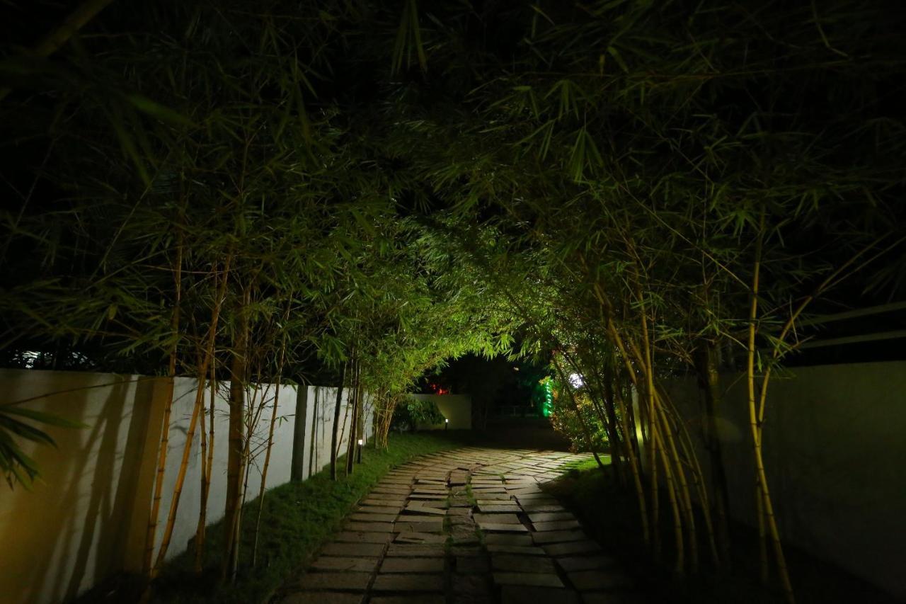 Global Backwater Resort Kollam Exterior photo